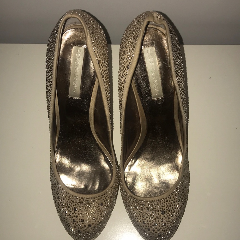 Sandals new BCBG Color Gold/Champagne size 10/40